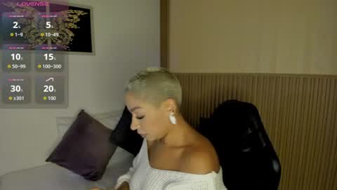 Snapshot of summer_night_ chatting on June 11, 11:52 am Summer online show from June 11, 11:52 am