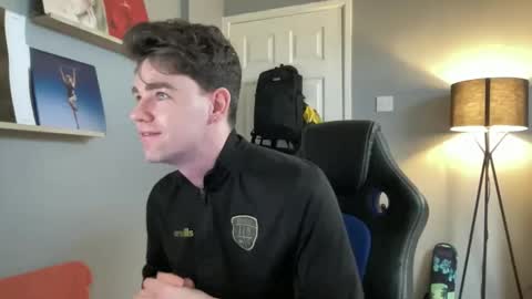 Summer Boy online show from April 27, 5:33 pm