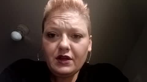 Snapshot of summerdivine69 chatting on January 27, 1:05 am Summer Divine online show from January 27, 1:05 am