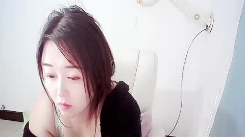 Snapshot of sun_yummy chatting on December 10, 7:05 am Lucis online show from December 10, 7:05 am