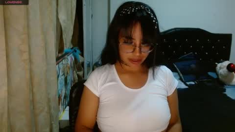 Snapshot of sunemma_0 chatting on February 14, 2:39 am Emma online show from February 14, 2:39 am