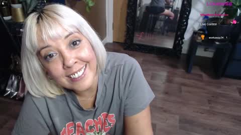 Snapshot of sunni_hottie chatting on September 19, 12:12 am Sunni Knight online show from September 19, 12:12 am
