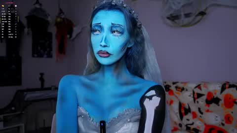 Lily online show from October 31, 4:08 pm