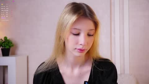 Lily online show from June 7, 3:16 pm