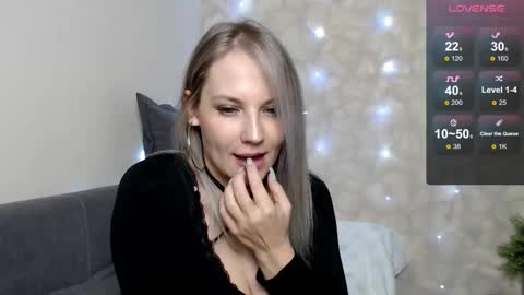 Naomi online show from December 13, 6:38 pm