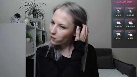 Naomi online show from December 16, 12:49 pm