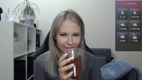 Naomi online show from January 19, 4:01 am