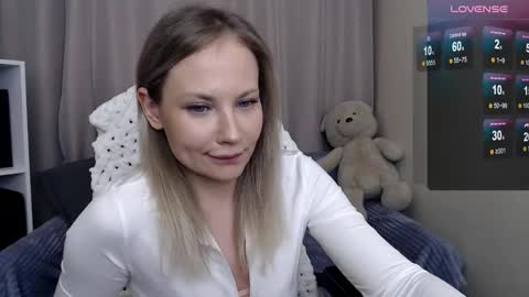 Naomi online show from February 8, 7:06 pm