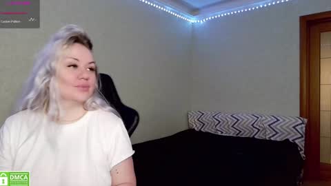 Snapshot of sunny_mood chatting on January 3, 6:35 pm sunny mood online show from January 3, 6:35 pm