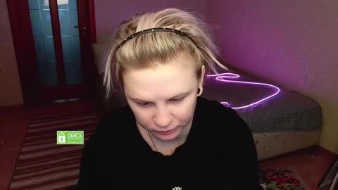 Snapshot of sunny_mood chatting on January 5, 7:07 am sunny mood online show from January 5, 7:07 am