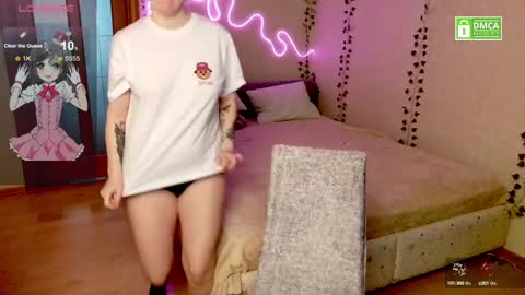 Snapshot of sunny_mood chatting on February 10, 7:15 am sunny mood online show from February 10, 7:15 am