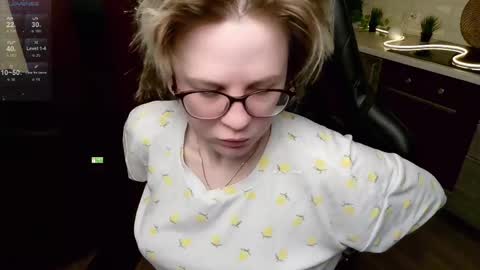 Snapshot of sunny_mood chatting on May 24, 6:29 am sunny mood online show from May 24, 6:29 am