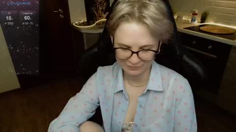 Snapshot of sunny_mood chatting on June 23, 5:49 am sunny mood online show from June 23, 5:49 am