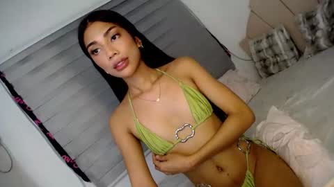 Snapshot of sunny_sexie chatting on July 1, 7:35 pm sunny_sexie online show from July 1, 7:35 pm