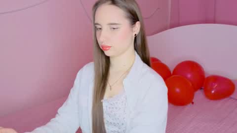 Snapshot of sunnybunnyy5 chatting on February 20, 5:37 am Liza online show from February 20, 5:37 am