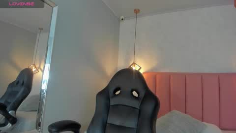  S U N N Y online show from October 25, 12:34 pm