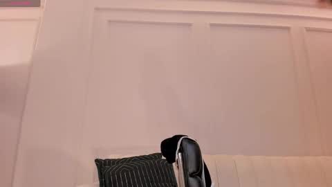 Snapshot of sunnyrivers_ chatting on January 24, 12:31 am Sunny Rivers online show from January 24, 12:31 am