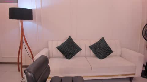 Snapshot of sunnyrivers_ chatting on October 10, 7:02 pm Sunny Rivers online show from October 10, 7:02 pm
