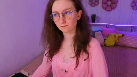 Snapshot of sunshine_blaze chatting on May 7, 2:33 pm Alice online show from May 7, 2:33 pm