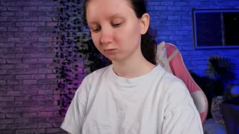 Snapshot of sunshine_blaze chatting on May 13, 5:49 am Alice online show from May 13, 5:49 am