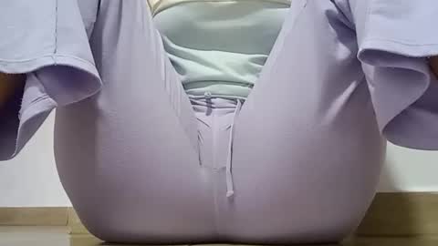 Snapshot of sunshine_days chatting on February 5, 8:24 pm Annie online show from February 5, 8:24 pm