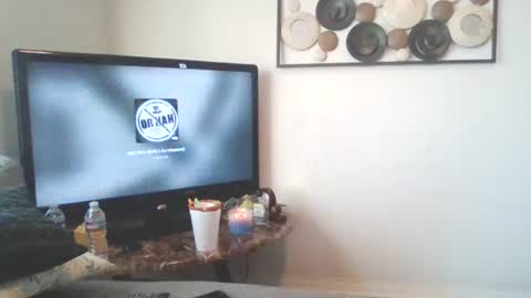 WATCHMEMAKEYOUCUM online show from December 18, 2:38 pm
