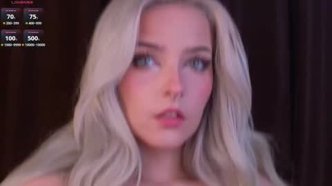 Snapshot of sunshinegirlx chatting on October 26, 5:13 am Alice online show from October 26, 5:13 am