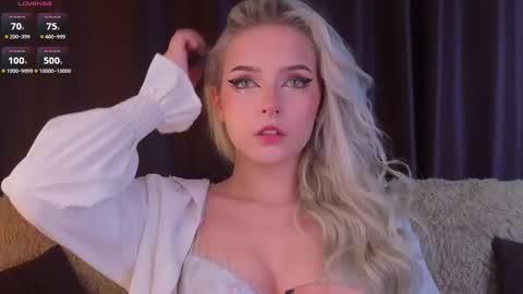 Snapshot of sunshinegirlx chatting on November 17, 5:46 am Alice online show from November 17, 5:46 am