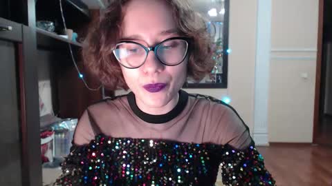 Snapshot of sunshinehella chatting on February 20, 1:00 pm Hella online show from February 20, 1:00 pm