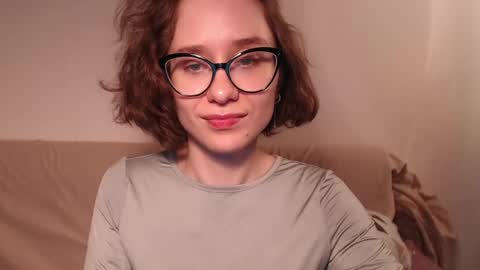 Snapshot of sunshinehella chatting on April 16, 7:03 pm Hella online show from April 16, 7:03 pm