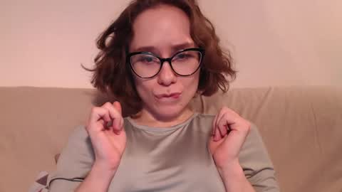 Snapshot of sunshinehella chatting on April 16, 9:39 pm Hella online show from April 16, 9:39 pm