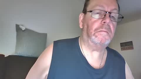 Snapshot of sunspotbaby chatting on December 3, 2:36 am Sunspotbaby online show from December 3, 2:36 am