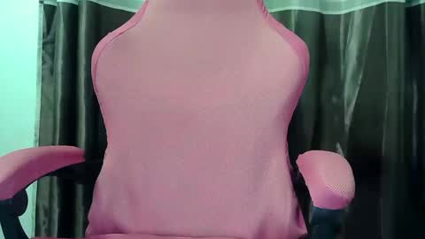 Snapshot of superb_ass25 chatting on December 7, 8:38 pm KIMZY online show from December 7, 8:38 pm