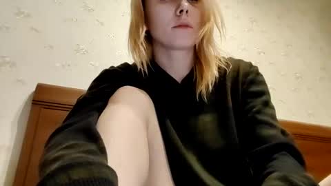 Snapshot of supereasyx chatting on January 27, 1:52 pm Annie online show from January 27, 1:52 pm