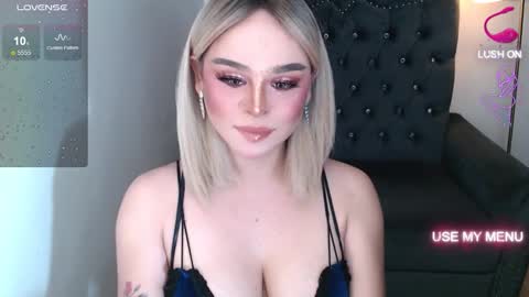 Snapshot of superh0tangelxx chatting on September 21, 2:02 am CARMINA online show from September 21, 2:02 am