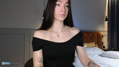 Anna online show from December 8, 5:44 pm