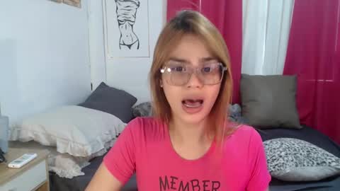 Snapshot of superhotvaleria chatting on September 27, 7:13 am Im val online show from September 27, 7:13 am