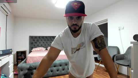 supermanboyxxl online show from November 12, 6:03 am