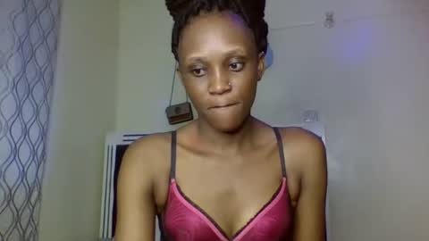 Snapshot of supersexxy_chyna chatting on June 7, 5:00 am supersexxy_chyna online show from June 7, 5:00 am