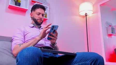 supreme_alpha_ online show from November 25, 7:25 pm