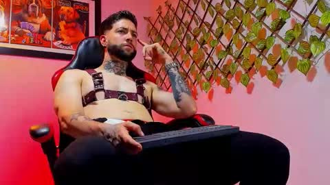 supreme_alpha_ online show from December 2, 11:11 pm