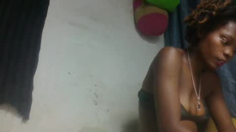 surbelle online show from April 13, 9:53 pm