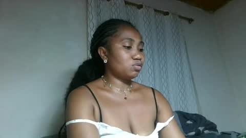 Snapshot of surbelle chatting on July 4, 10:49 pm surbelle online show from July 4, 10:49 pm