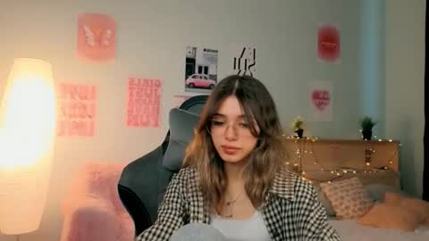 Sara online show from March 18, 1:25 pm