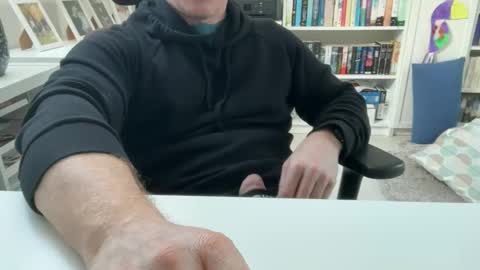 Snapshot of surfstar81 chatting on March 1, 8:49 am surfstar81 online show from March 1, 8:49 am