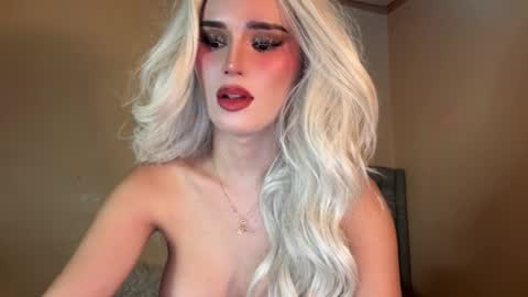 Mia online show from February 18, 1:32 am