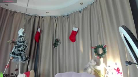 Annie online show from December 5, 12:41 am