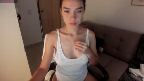 Snapshot of susan_arango chatting on June 20, 12:58 am susan love online show from June 20, 12:58 am