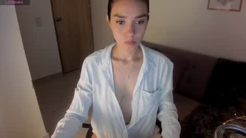 Snapshot of susan_arango chatting on July 13, 12:02 am susan love online show from July 13, 12:02 am