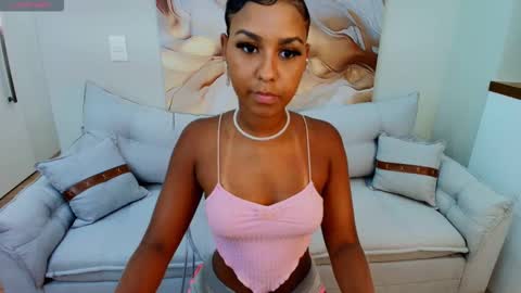 Snapshot of susan_backer chatting on February 19, 12:12 pm Susan online show from February 19, 12:12 pm